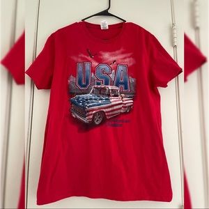 USA patriotic men’s shirt. Size Large.